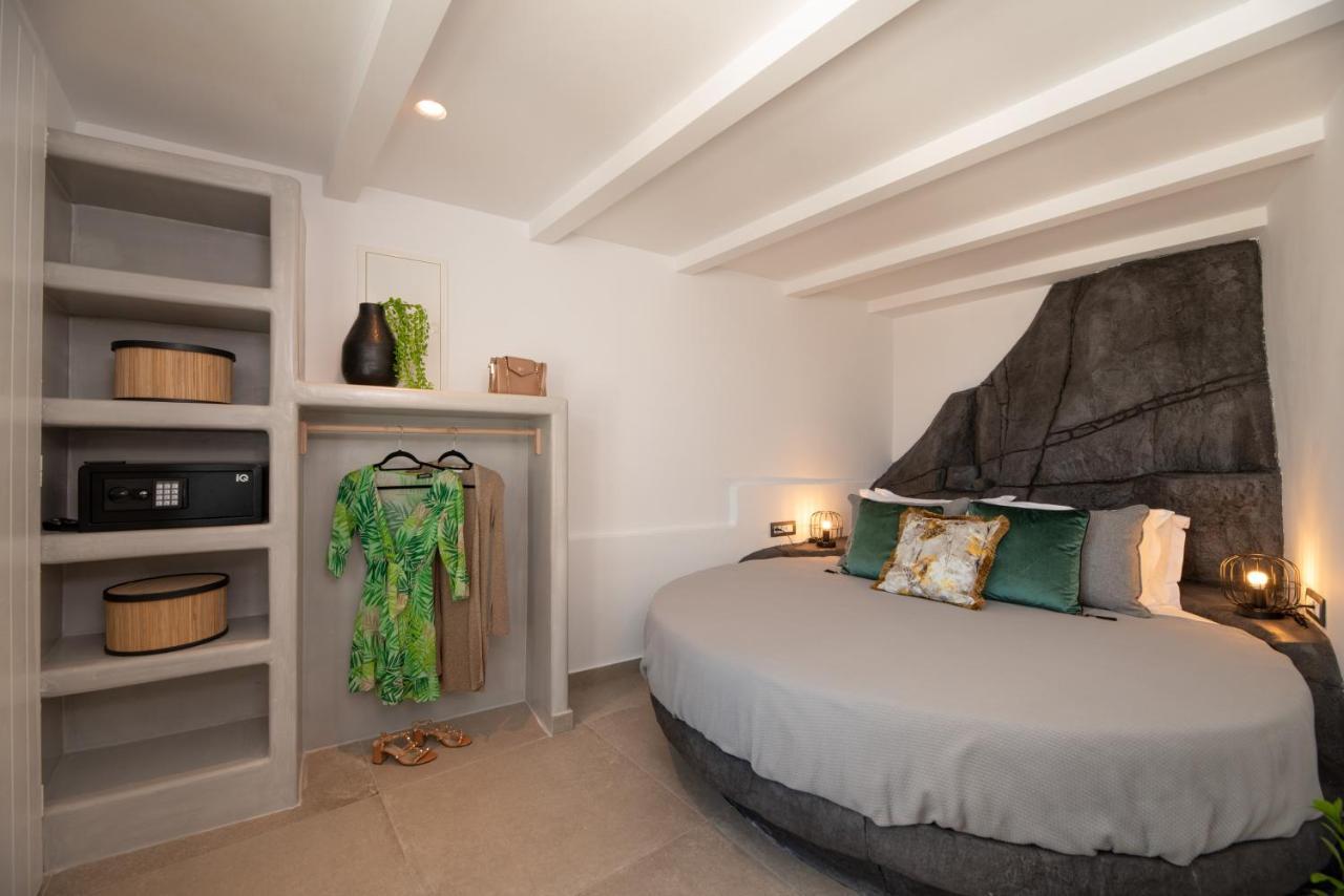 Daydream Luxury Suites Fira  Esterno foto