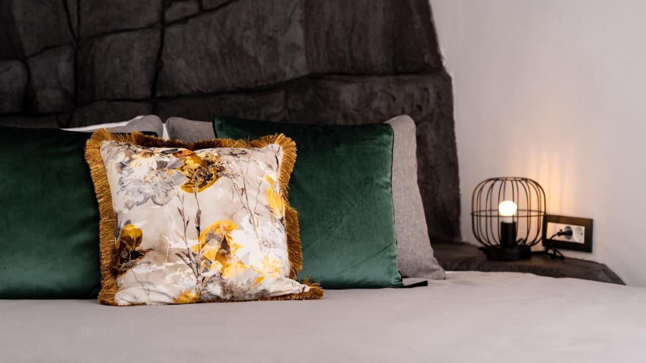 Daydream Luxury Suites Fira  Esterno foto
